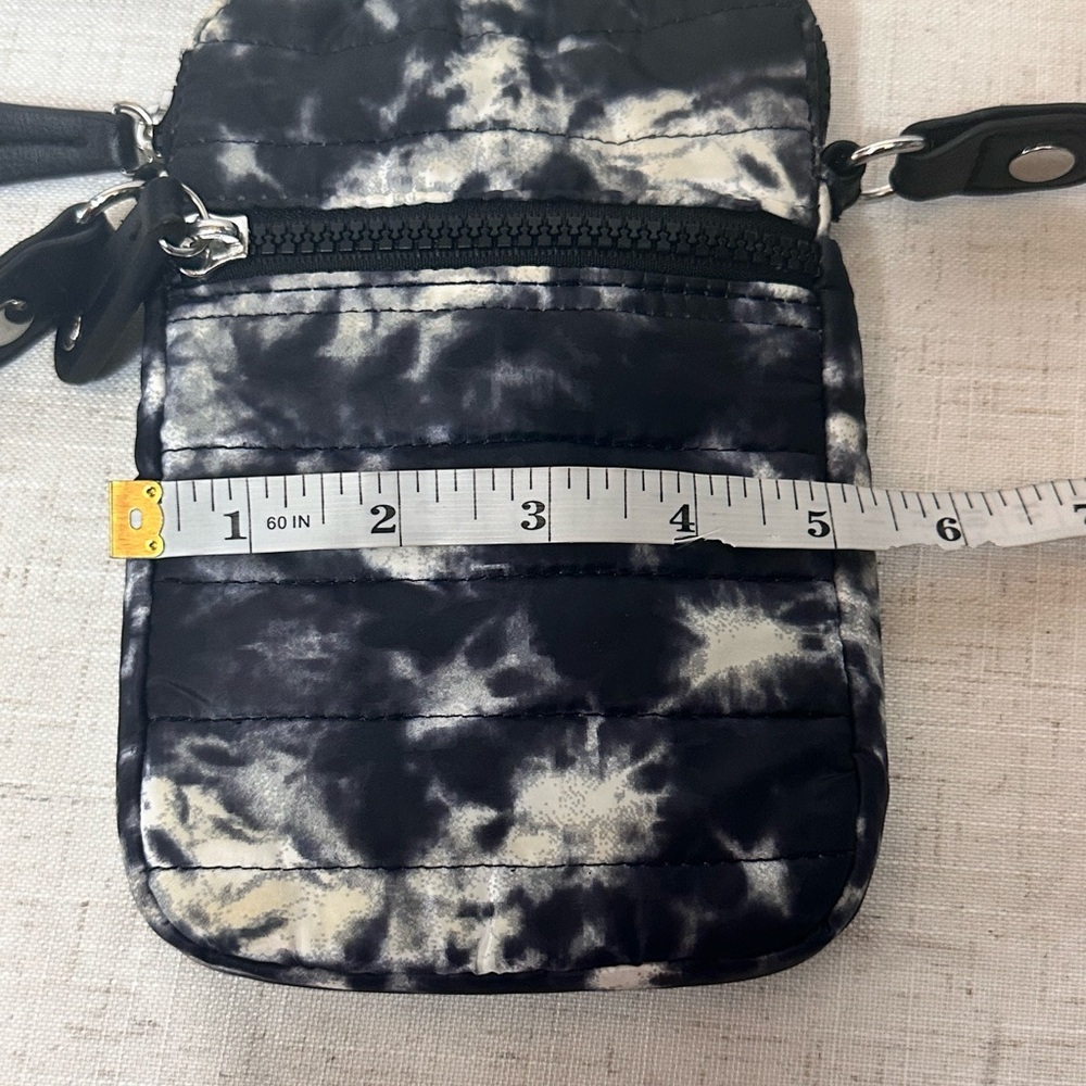 Sondra Roberts Squared Quilted Puffer Crossbody Bag - Picture 8 of 9